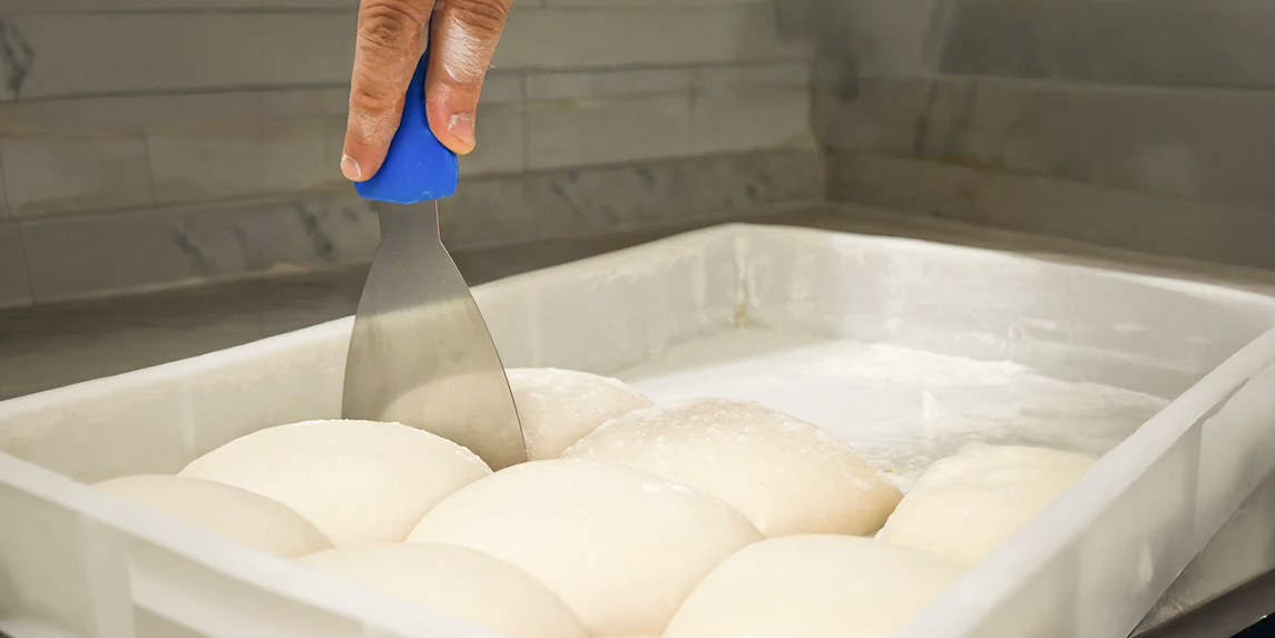 O Essencial para o Pizzaiolo: O Ciclo de Produção da Fermentação ao Forneamento